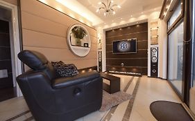 H & V Residence - Bungalow Apartment